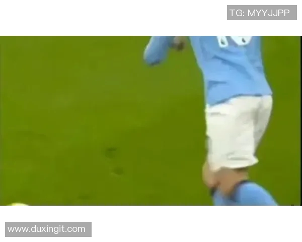 足球明星最新动态揭秘娱乐圈新宠与绿茵场的交集引发热议