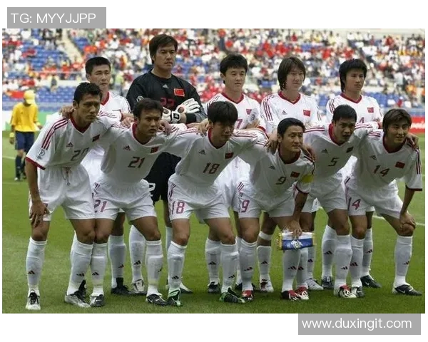 当今足球明星中谁的热度最高引发球迷热议与讨论